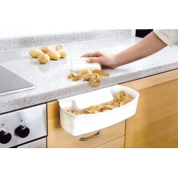 RECIPIENTE  PARA  RECOGER  LAS  BASURAS  DE  LA  COCINA