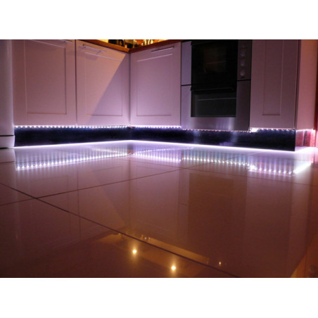 TIRA LED RGB 12V IP20 540LM 7W